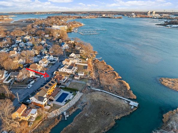 96 Utica St, Quincy MA 02169