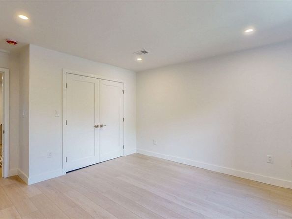 140 Columbia St 1, Brookline MA 02446