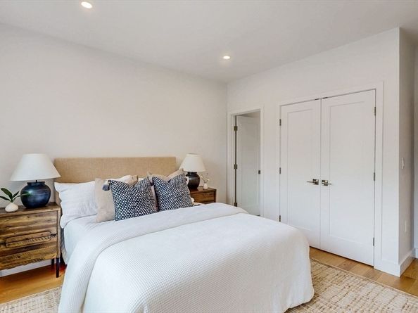 140 Columbia St 1, Brookline MA 02446