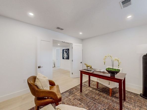 140 Columbia St 1, Brookline MA 02446