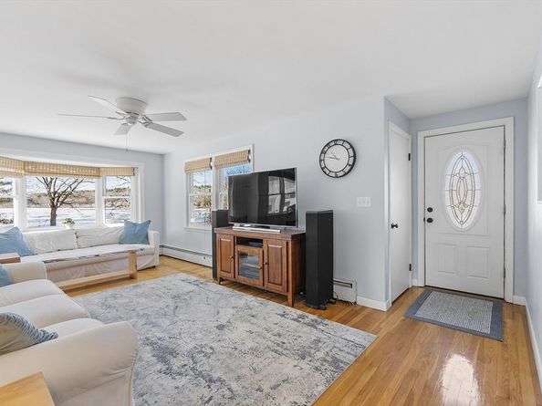 26 Long Lake Rd, Littleton MA 01460