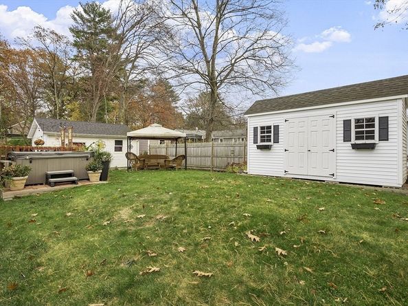 26 Long Lake Rd, Littleton MA 01460