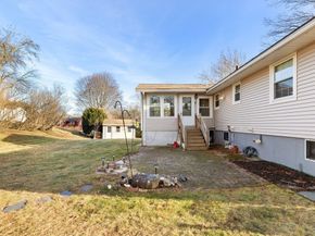 10 Paulette Dr, Danvers MA 01923