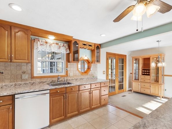 10 Paulette Dr, Danvers MA 01923