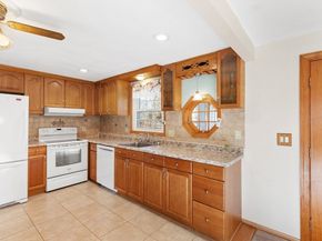 10 Paulette Dr, Danvers MA 01923