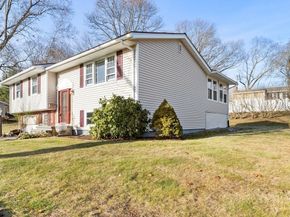 10 Paulette Dr, Danvers MA 01923