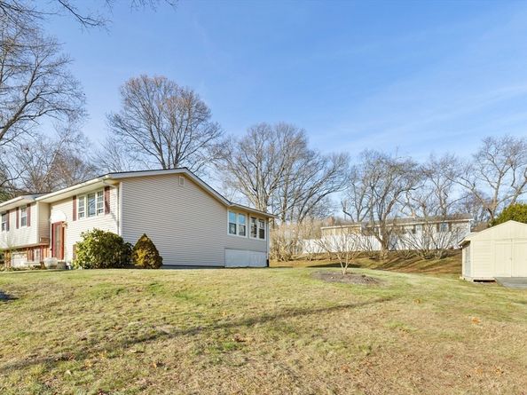 10 Paulette Dr, Danvers MA 01923