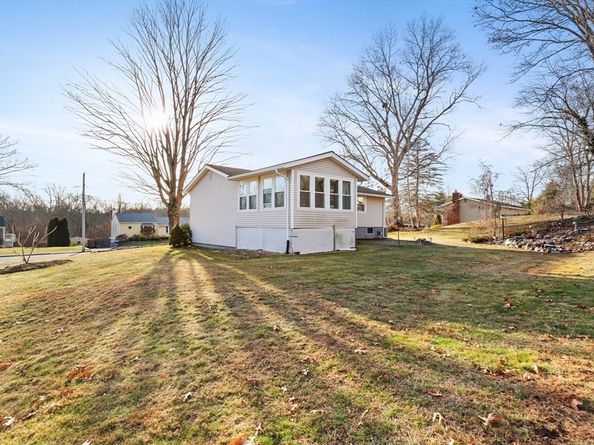 10 Paulette Dr, Danvers MA 01923