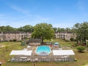 113 Oak Lane 11, Brockton MA 02301