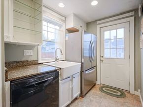 4 Roosevelt St, Wareham MA 02571