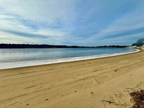 4 Roosevelt St, Wareham MA 02571