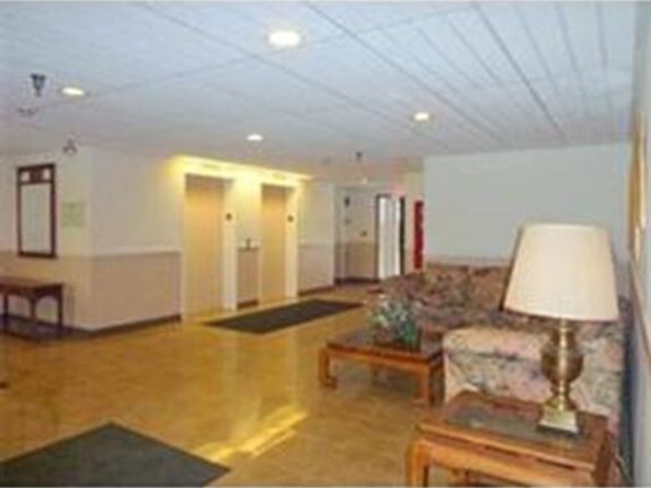 4975 Washington St 305, Boston MA 02132