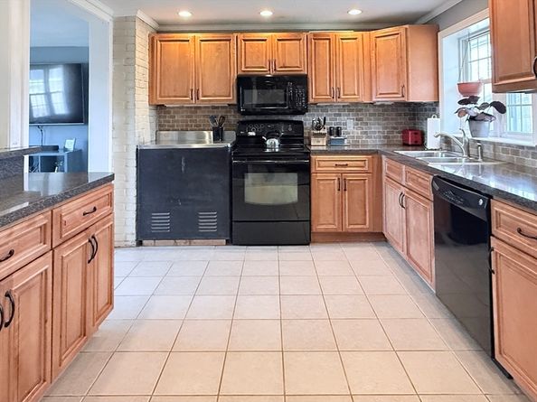 45 Braintree Ave, Brockton MA 02302