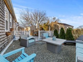 5 Beach St, Mattapoisett MA 02739
