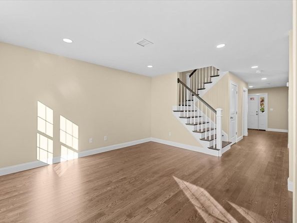 271 Ames St, Brockton MA 02302