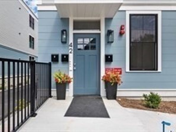 42 Waverly M, Boston MA 02135