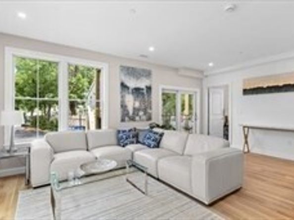 42 Waverly M, Boston MA 02135