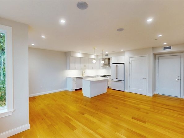 40 Westmoreland St 8, Boston MA 02124