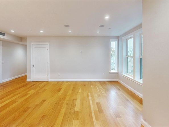 40 Westmoreland St 8, Boston MA 02124