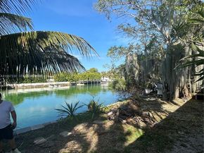 1795 Calais Dr 1, Miami Beach FL 33141