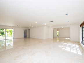 4160 Bay Point Rd, Miami FL 33137