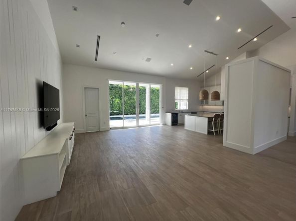8200 SW 62nd Ave, Miami FL 33143