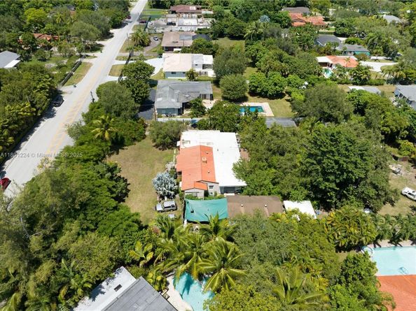 7901 SW 72nd Ave, Miami FL 33143