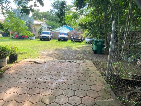 7901 SW 72nd Ave, Miami FL 33143