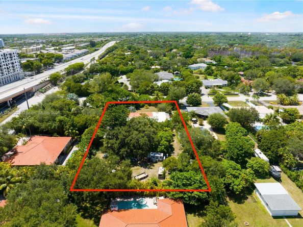 7901 SW 72nd Ave, Miami FL 33143