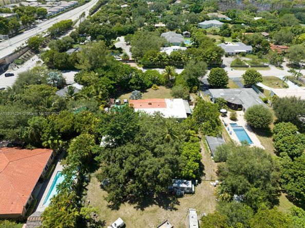 7901 SW 72nd Ave, Miami FL 33143