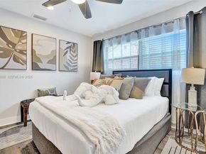 1960 SW 51st Ter, Plantation FL 33317