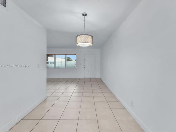 1450 NE 170th St 211, North Miami Beach FL 33162