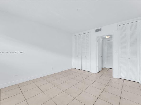 1450 NE 170th St 211, North Miami Beach FL 33162