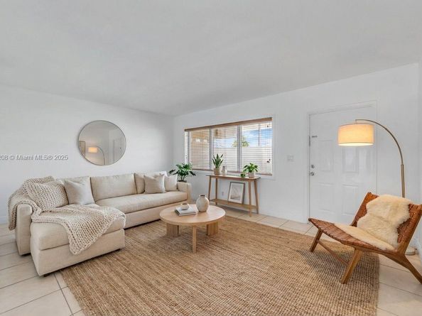 1450 NE 170th St 211, North Miami Beach FL 33162