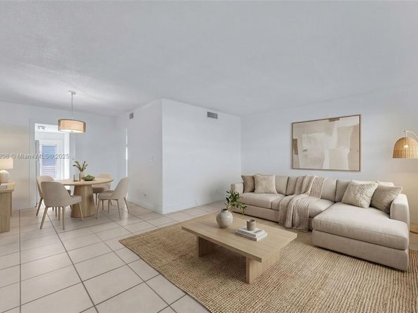 1450 NE 170th St 211, North Miami Beach FL 33162