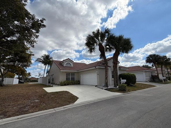 10285 Allegro Dr, Boca Raton FL 33428