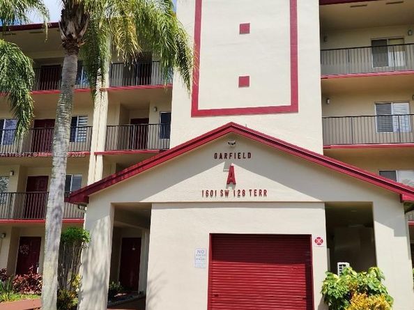 1601 SW 128th Ter 109A, Pembroke Pines FL 33027