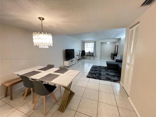 1325 N 15th Ave 23, Hollywood FL 33020
