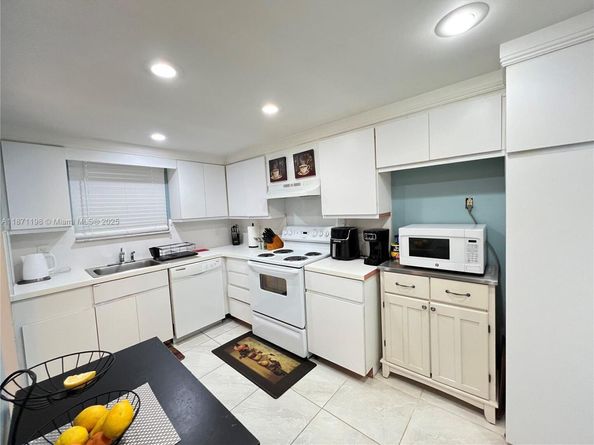 1325 N 15th Ave 23, Hollywood FL 33020