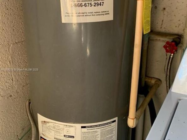 7970 NW 176th St, Hialeah FL 33015