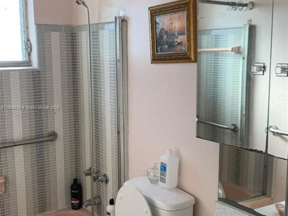 7970 NW 176th St, Hialeah FL 33015