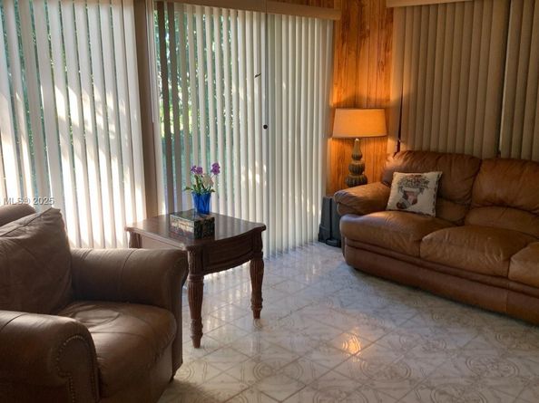 7970 NW 176th St, Hialeah FL 33015