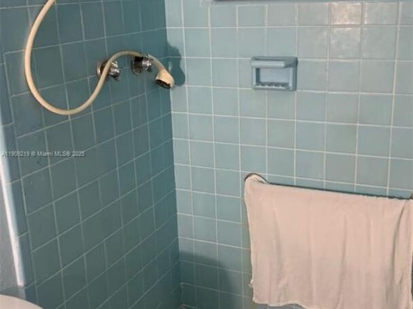 7970 NW 176th St, Hialeah FL 33015