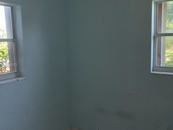 7970 NW 176th St, Hialeah FL 33015