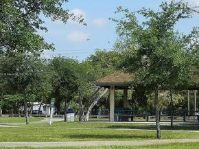 7970 NW 176th St, Hialeah FL 33015