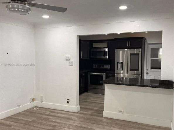 4888 NW 8th Ct, Plantation FL 33317