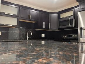 4888 NW 8th Ct, Plantation FL 33317