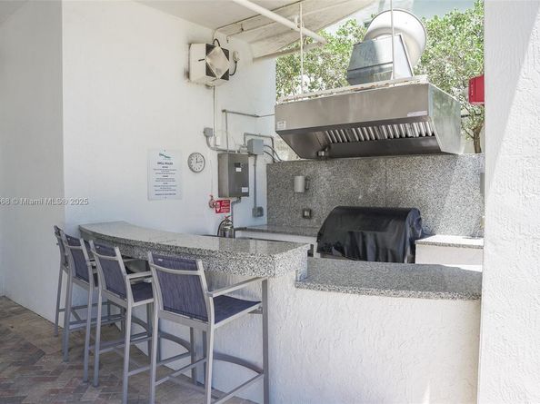 6515 Collins Ave 1709, Miami Beach FL 33141