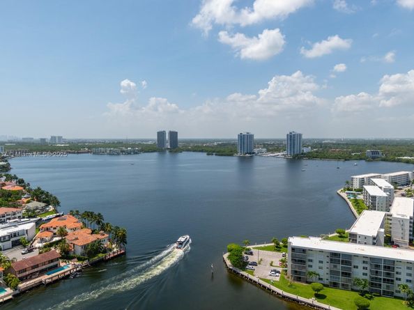 1000 Island Blvd 2511, Aventura FL 33160