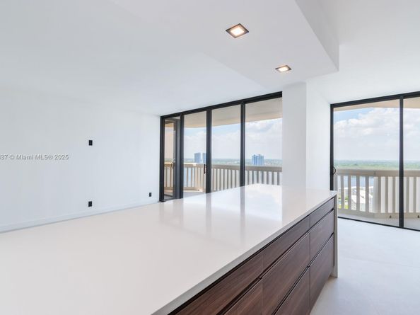 1000 Island Blvd 2511, Aventura FL 33160